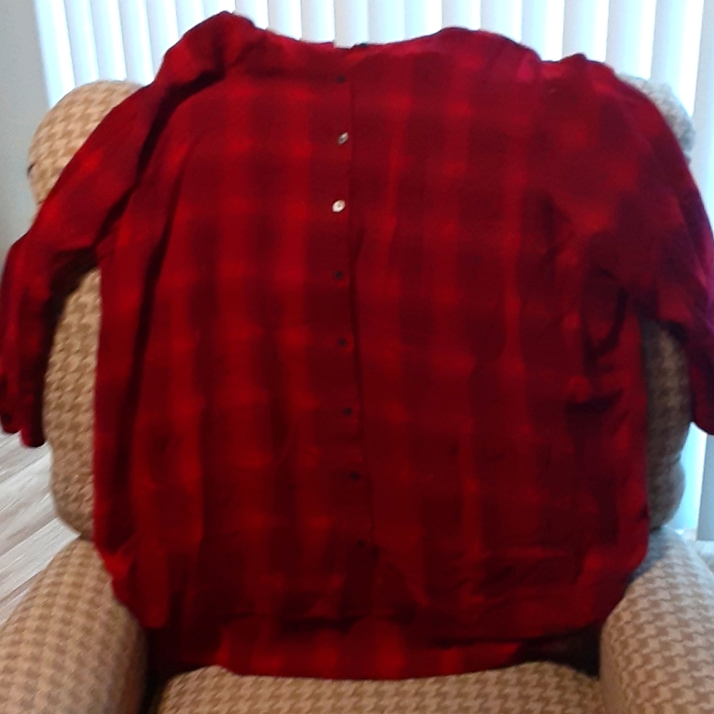 Plaid long sleeve shirt